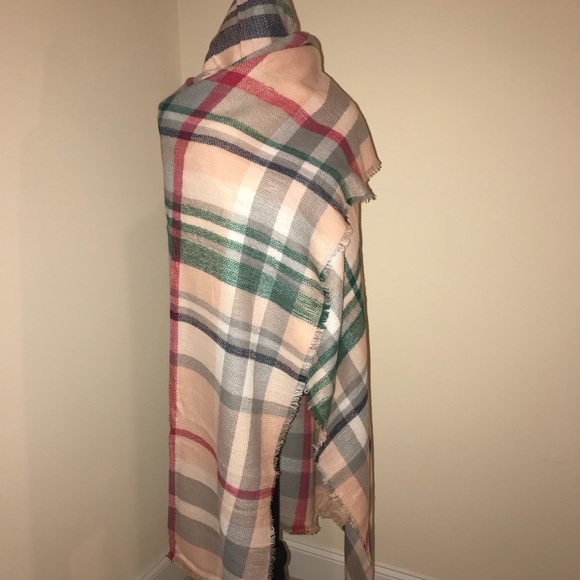 Oversized women’s Classic Plaid Blanket Scarf - Picture 3 of 7